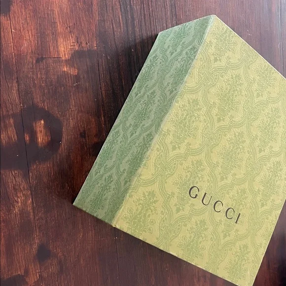 Medium Gucci Box - Picture 2 of 5